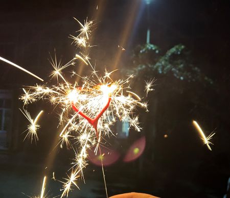 燈火映團圓 喜樂迎元宵圖1